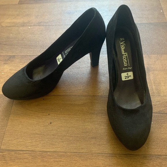 Via della Rose Super Soft Round toe chunky heel suede pumps - Picture 3 of 7